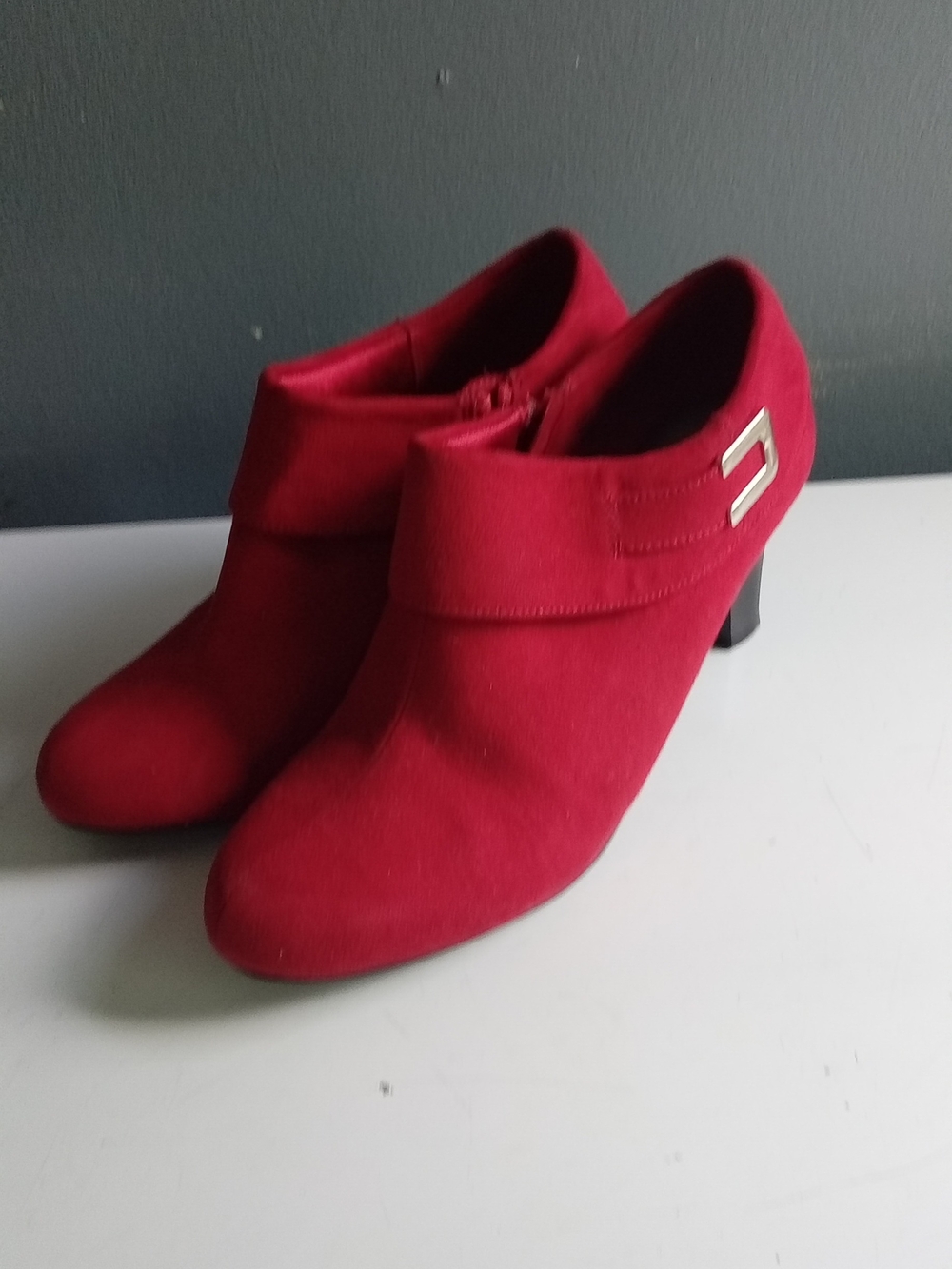 Aubrey Lynn Red Faux Suede Ankle Booties‎ Buckle Detail Block Heel Shooties